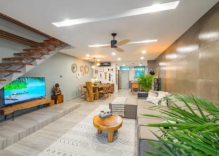 The White Lotus 2Br Condo - Walk To Beach